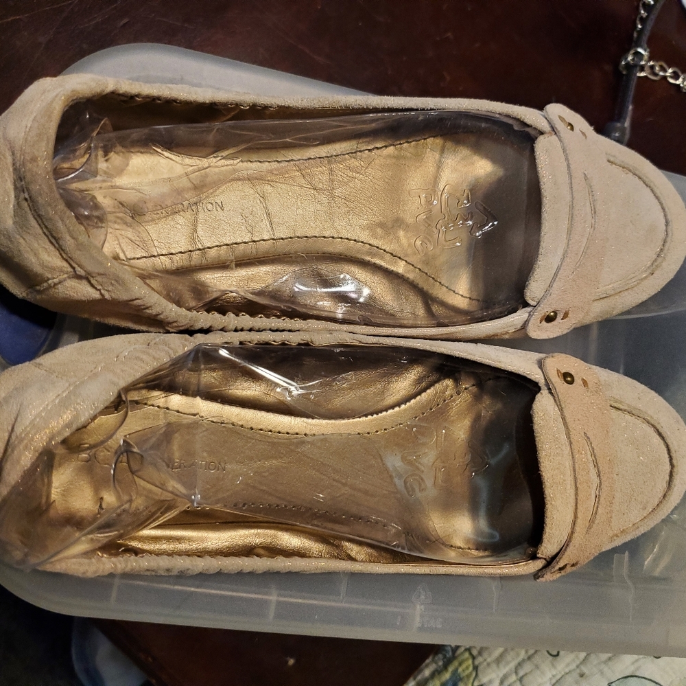BCBG SUEDE FLATS